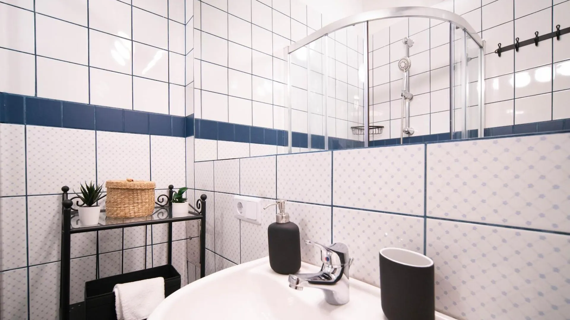 아파트 Free Parking Charlie'S Residence - 2Sep Room, Ac, Fast Wifi, Tv 부다페스트 헝가리